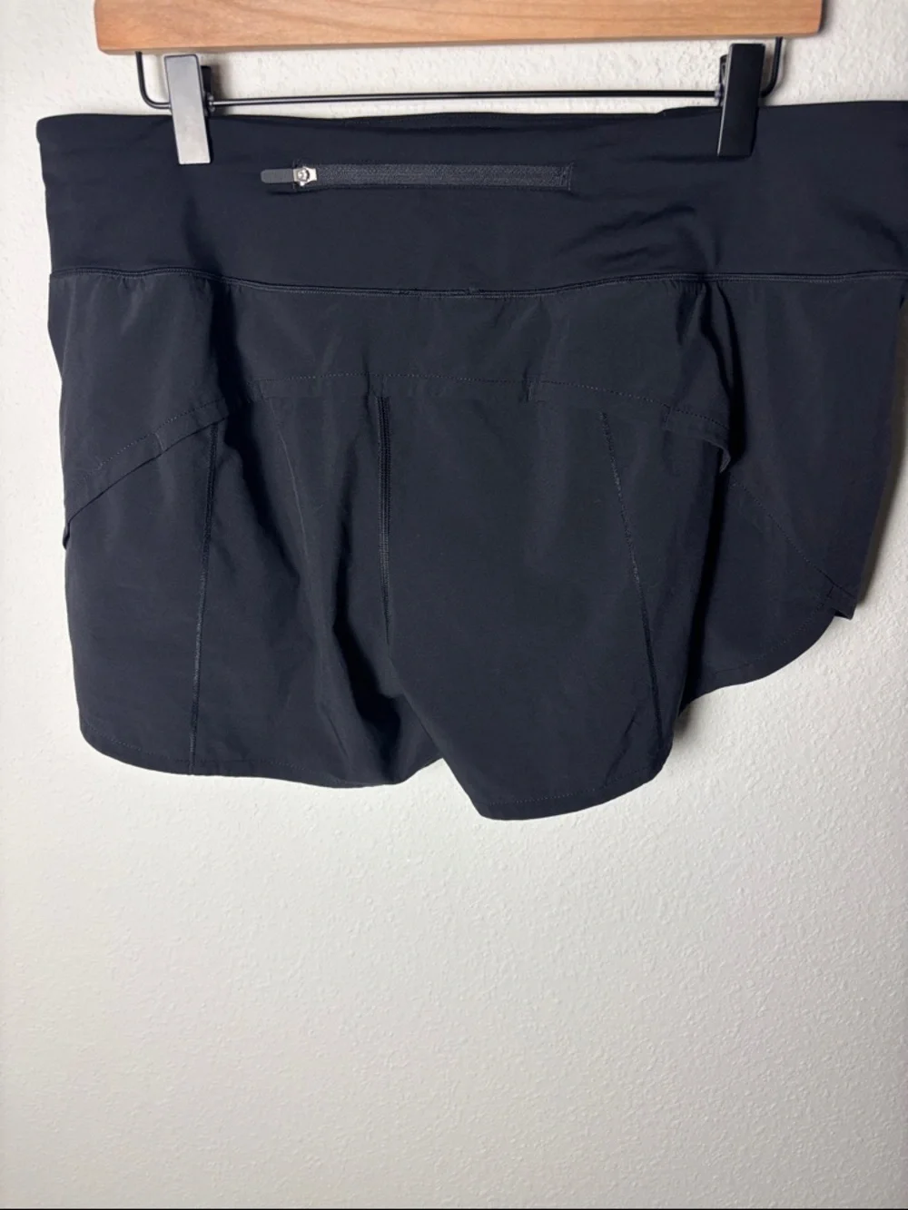Lululemon Speed Up Short Long *4" Updated Fit Black W7AYMT - Picture 2 of 3